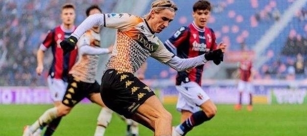 记者：金玟哉因牙齿和肌肉问题，也将缺席拜仁明日比赛（记者：金玟哉因牙齿及肌肉问题，也将无缘拜仁明日比赛）