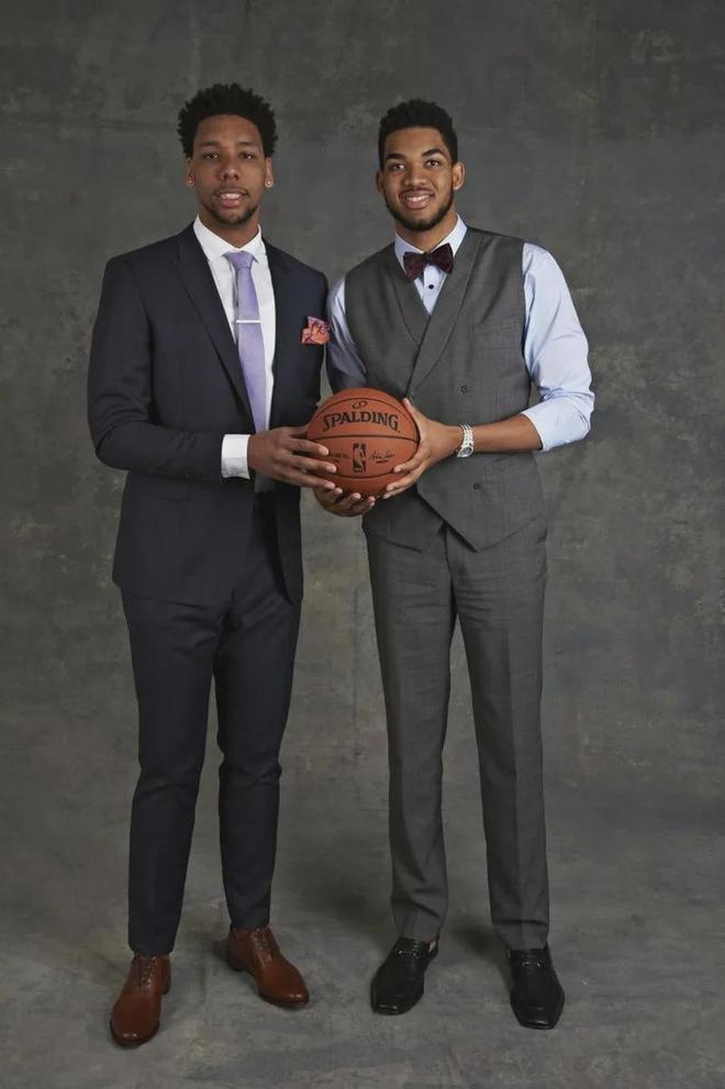 天空：曼联1月不会积极出售齐尔克泽，最近他发挥了一些作用（天空体育：曼联一月无意主动出售齐尔克泽，近期表现有所起色）