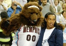 根本防不住！杰曼半场10中7高效轰下20分1板5助1帽（无人可挡！杰曼半场10投7中高效砍下20分1板5助1帽）